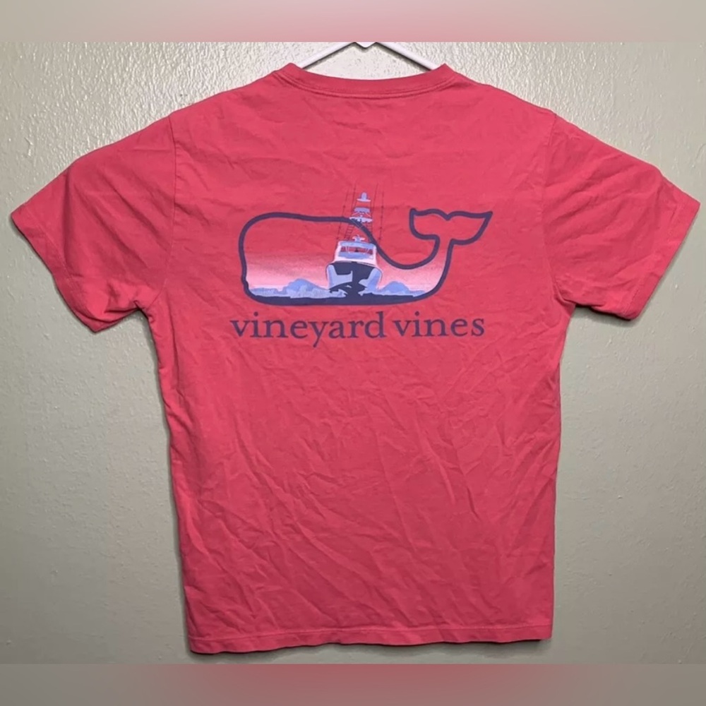 Vineyard Vines Mens Size Small Light Red Boat Whale Logo Pocket Graphic Shirt